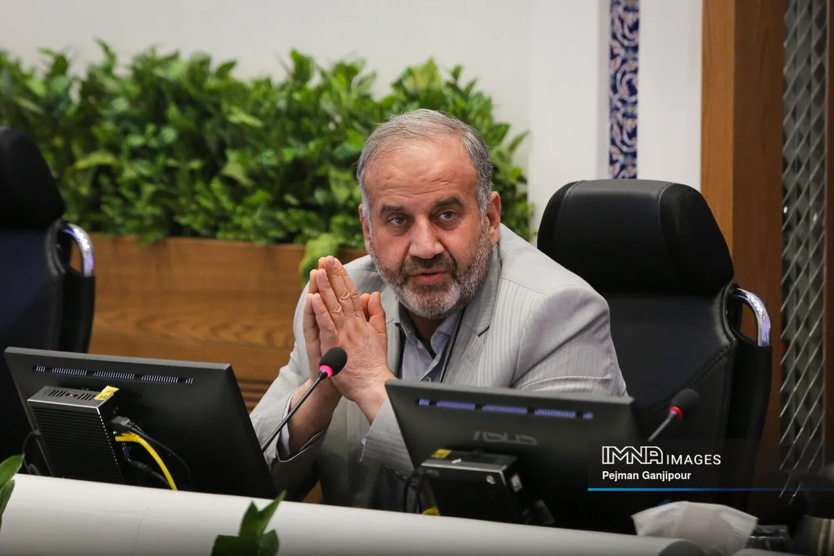 پروژههای عمرانی متناسب با نیازهای امروز و آینده اصفهان تعریف شوند