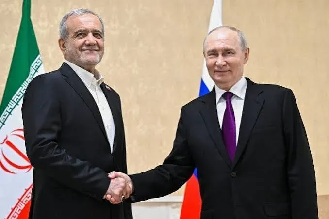 پزشکیان در دیدار با پوتین: بدون وابستگی به آمریکا می‌توانیم مشکلات منطقه را حل‌وفصل کنیم
