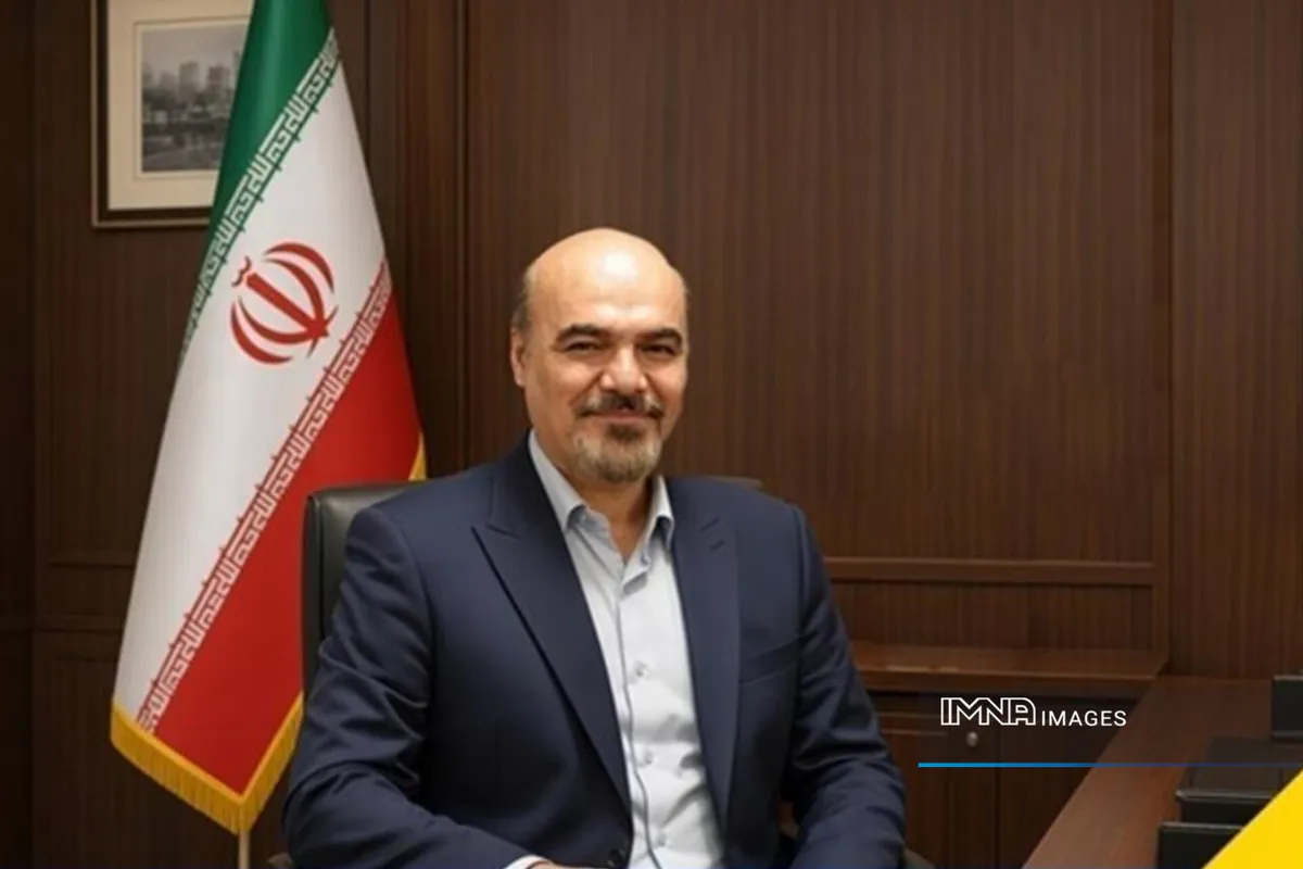 تمبر یادبود تخت فولاد اصفهان با ۳ «اولین» رونمایی شد