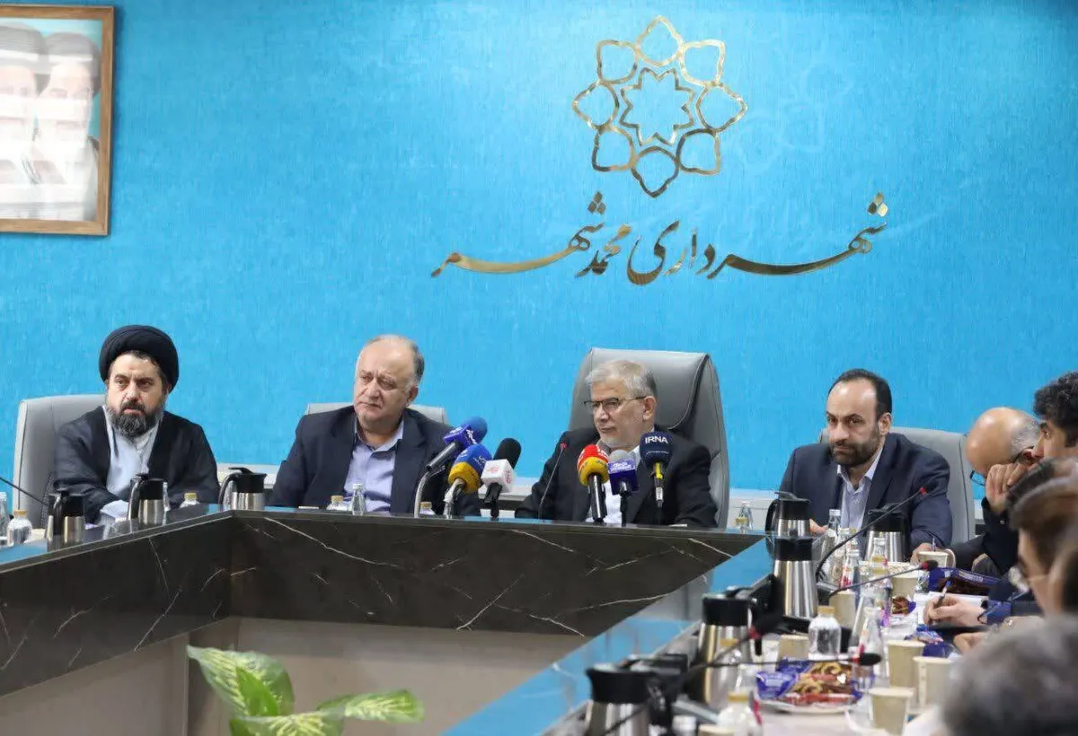 تداوم حضور میدانی استاندار البرز، اینبار بررسی مسائل و مطالبات محمد شهر