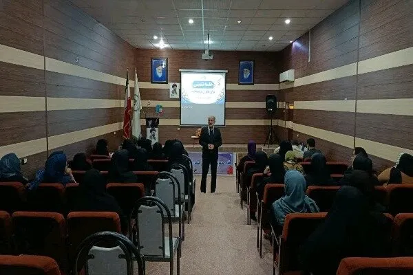 شفیعی: بانوان در خط مقدم جهاد تبیین و آگاهی‌بخشی به خانواده‌ها هستند