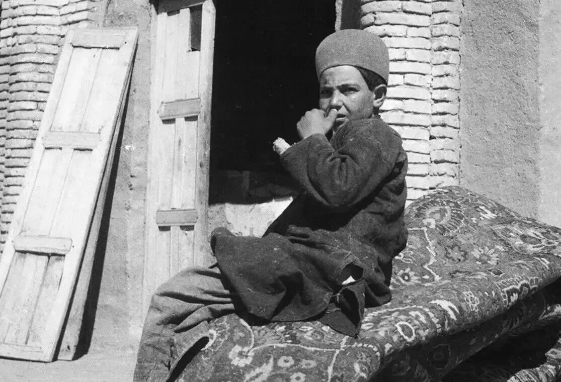سفر به ایران قدیم؛ از «سربازها و قاطرهایشان» تا «پاسگاه جاده همدان»