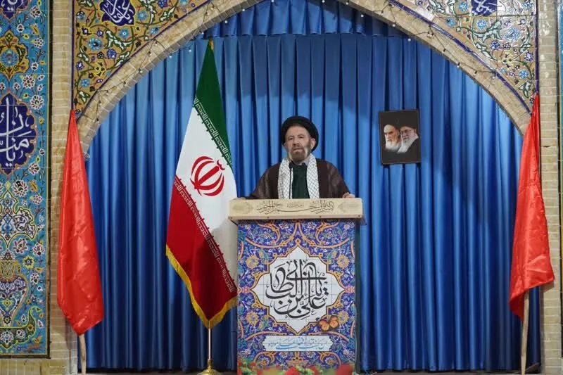حسننیت سیاسی با شیطان بزرگ و رژیم صهیونی راه به جایی نمیبرد