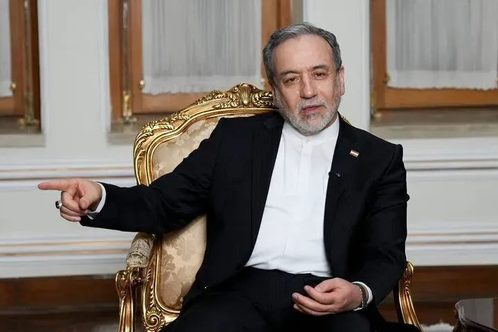 عراقچی: ایالات متحده طی سه سال گذشته ۱۱ میلیارد دلار از محل مالیاتهای مردم آمریکا صرف دفاع موشکی از اسرائیل کرده؛ یعنی آمریکا برای دفاع از اسرائیل، بیش از خود اسرائیل موشک رهگیر شلیک کرده / این دیگر رابطهای براساس منافع متقابل نیست؛ یک رابطهی انگلی و یکطرفه است