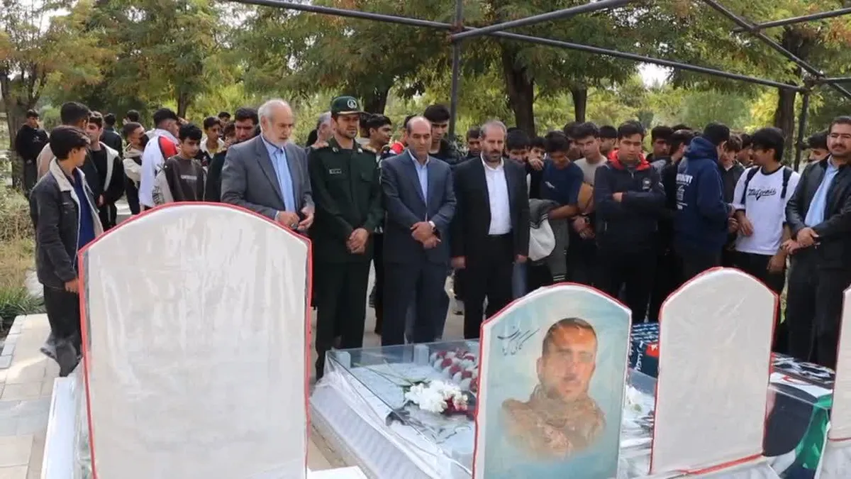 تجدید میثاق دانش‌آموزان بسیجی تکاب با آرمان شهدا