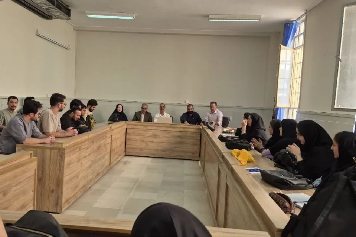 چالشهای ترجمه رمان از انگلیسی به فارسی در دانشگاه لرستان بررسی شد