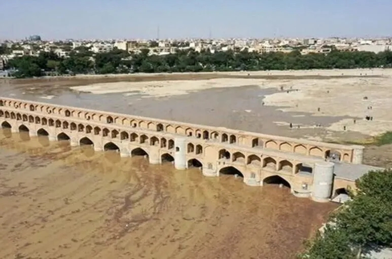 معاون وزیر نیرو: انتقال آب دیگر مسئله حوضه زایندهرود را رفع نمیکند