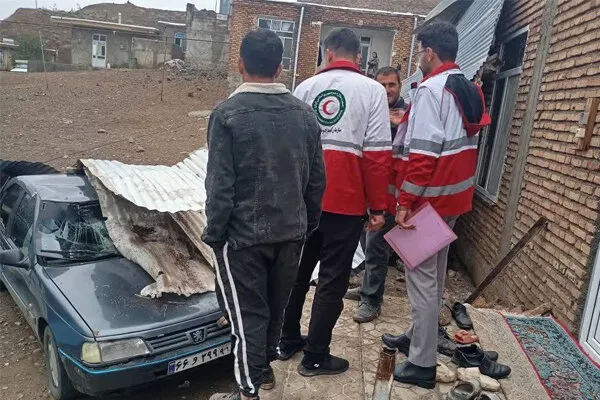 آبگرفتگی منازل ۱۵ خانوار در روستای زیارلو هوراند