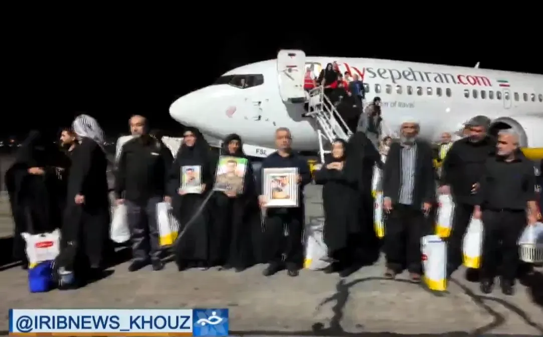 خانواده شهدا شهدای جنگ 12 روزه زیارت حرم امام رضا (ع) بازگشت زائران