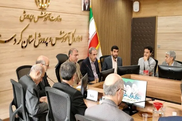 حسینی: نماز باید در صدر برنامههای تربیتی مدارس کردستان قرار گیرد