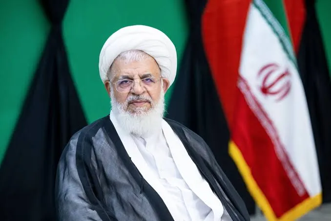 تقویت ارتباط نخبگان با صنایع، زمینه‌ساز پیشرفت و تولید محصولات بومی است