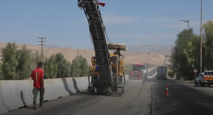 اجرای طرح بهسازی محور باغملک به ایذه در استان خوزستان