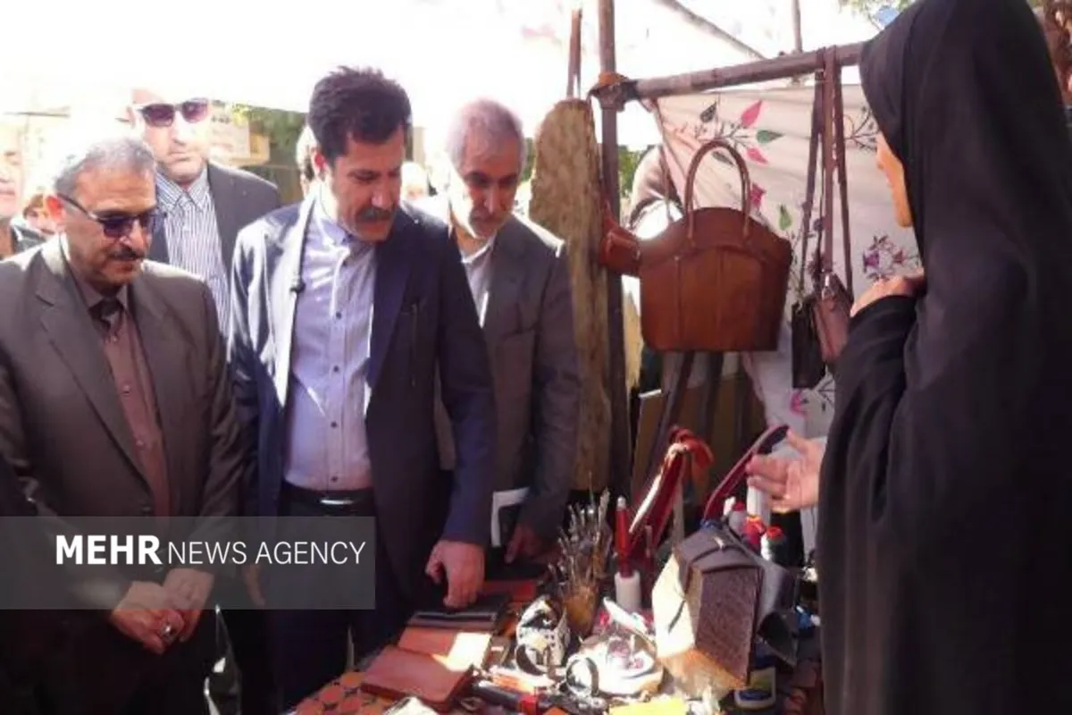 معاون رئیس‌جمهور از دهکده نساجی سنتی رویین اسفراین بازدید کرد