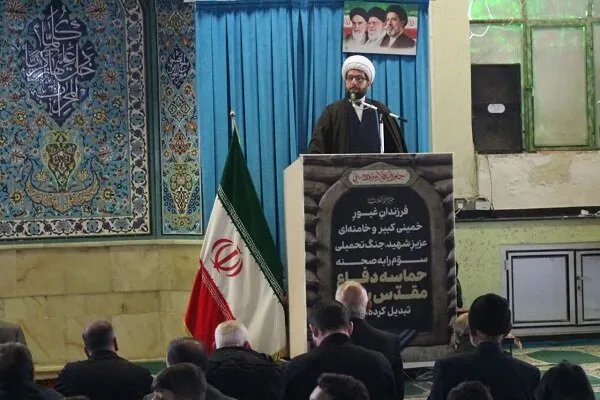 امامجمعه تاکستان: تفرقهافکنی و تحریف حقیقت ابزار سلطهگران است