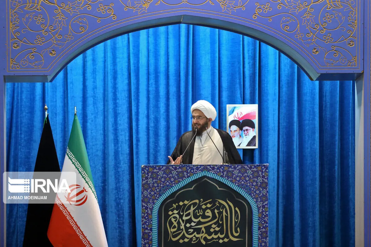 انتقاد امام جمعه تهران از تقلیل مسئله عفاف و حیا به انتخابهای فردی/ زیست عفیفانه در دستور کار جدی قرار گیرد