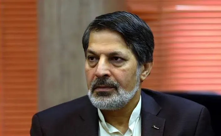 در میانه تهدیدهای خارجی و فشار اقتصادی، لغو کنسرت و تذکر حجاب کدام مسئله کشور را حل می‌کند؟