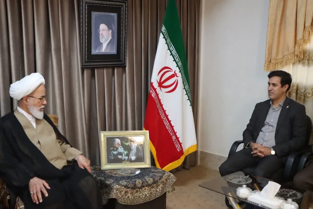 امام جمعه کرمانشاه: مرزها باید به موتور توسعه اقتصادی تبدیل شوند