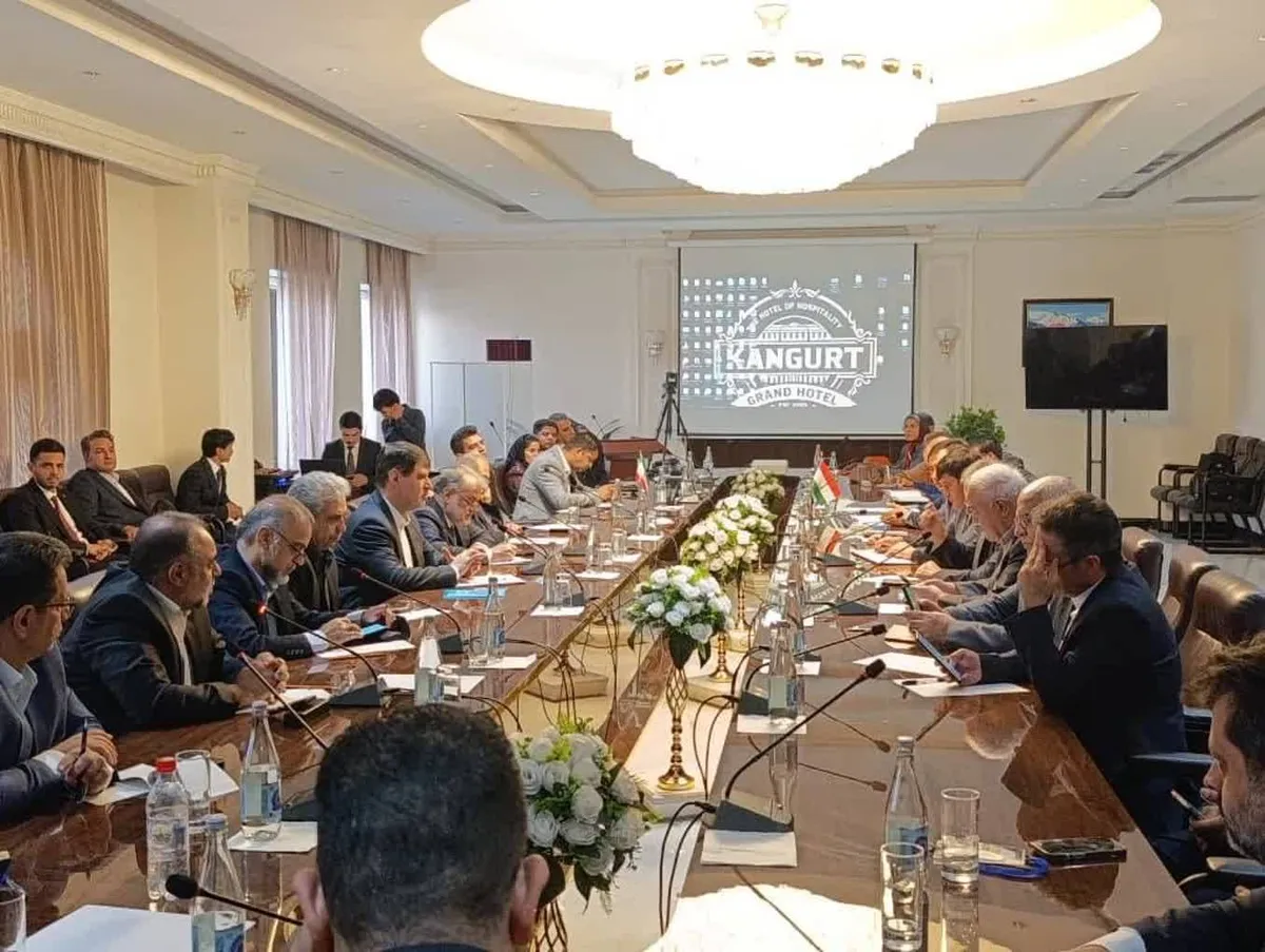 توسعه همکاریهای اقتصادی مناطق آزاد سرخس و دنغره در نشست مشترک ایران و تاجیکستان