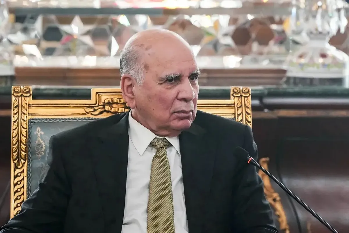 وزیر خارجه عراق: اعمال محدودیت بر پروازهای میان فرودگاه نجف و مشهد، به دلیل ابعاد دینی و اجتماعی، موضوعی حساس است/ بغداد سالانه حدود ۵ میلیون زائر ایرانی را میزبانی میکند و در مقابل، حدود ۳ میلیون شهروند عراقی نیز به مشهد سفر میکنند