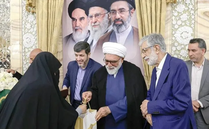 قدردانی از مدال‌آوران المپیاد‌های علمی جهان و رتبه‌های برتر کنکور در حرم مطهر رضوی