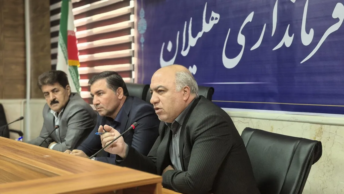 گره کور اشتغال در هلیلان با نبود بانکها و ادارات/ گلایه شدید فرماندار از غیبت مدیران و انتقاد مدیرکل کار از کندی جذب تسهیلات