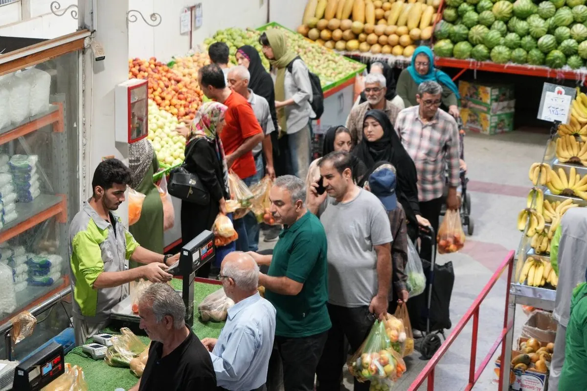 دزدی موز و پسته در میادین ترهبار تهران؛ خسارت چندمیلیونی و گلایه از قیمتها / «چند کیلو میوه هم میتواند خسارت میلیونی داشته باشد»