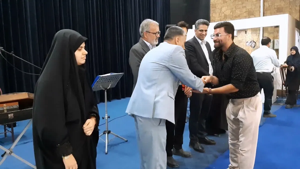 تجلیل از ۲۳ نفر از مربیان و فعالان جامعه نابینایان