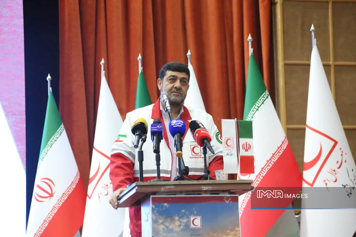 نجات ۷ هزار و ۲۵۰ نفر از زیر آوار در جنگ؛ روایت رئیس هلالاحمر از عملکرد امدادگران