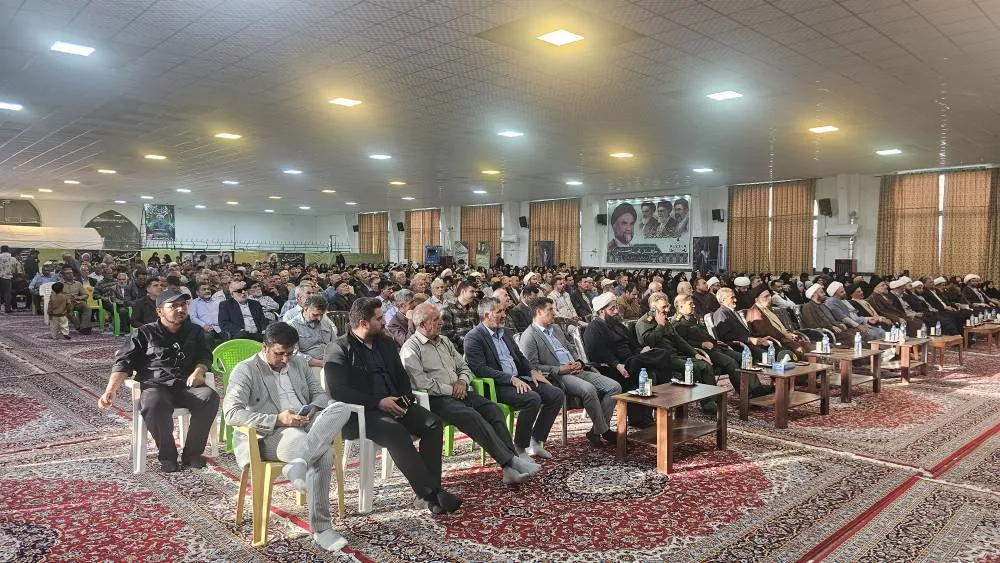 اخلاص و مردمداری، رمز ماندگاری حجتالاسلام والمسلمین محمد صباحی، امام جمعه شهید کازرون است