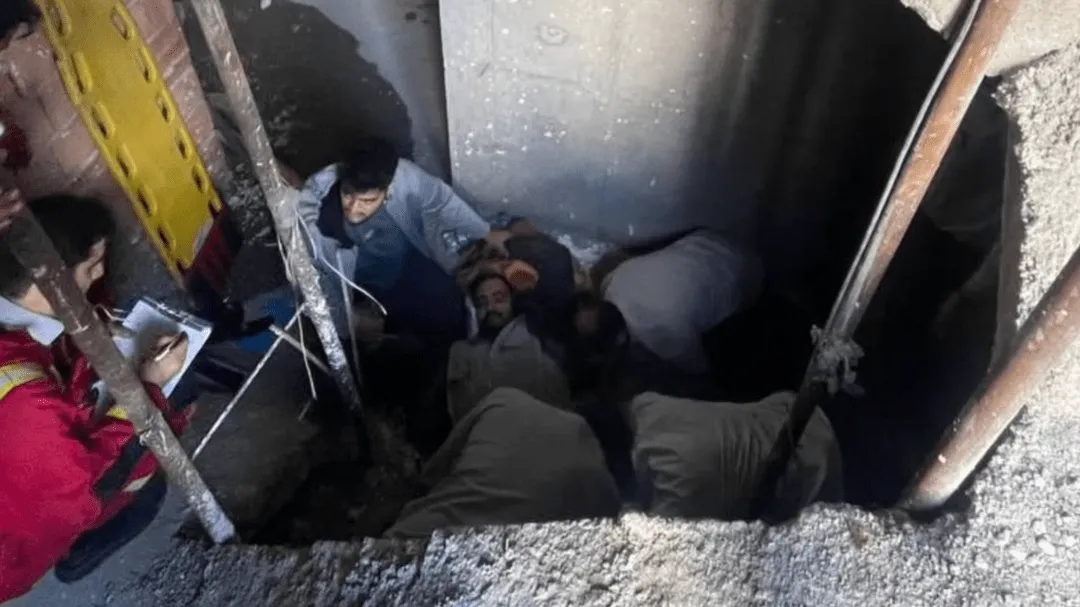 برش میلهگرد و نجات کارگر مصدوم در اردبیل