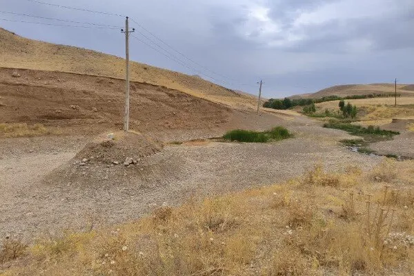 رئیس منابع طبیعی سنقروکلیایی: تیرهای برق حوزه آبخیز سرخم جابجا شد