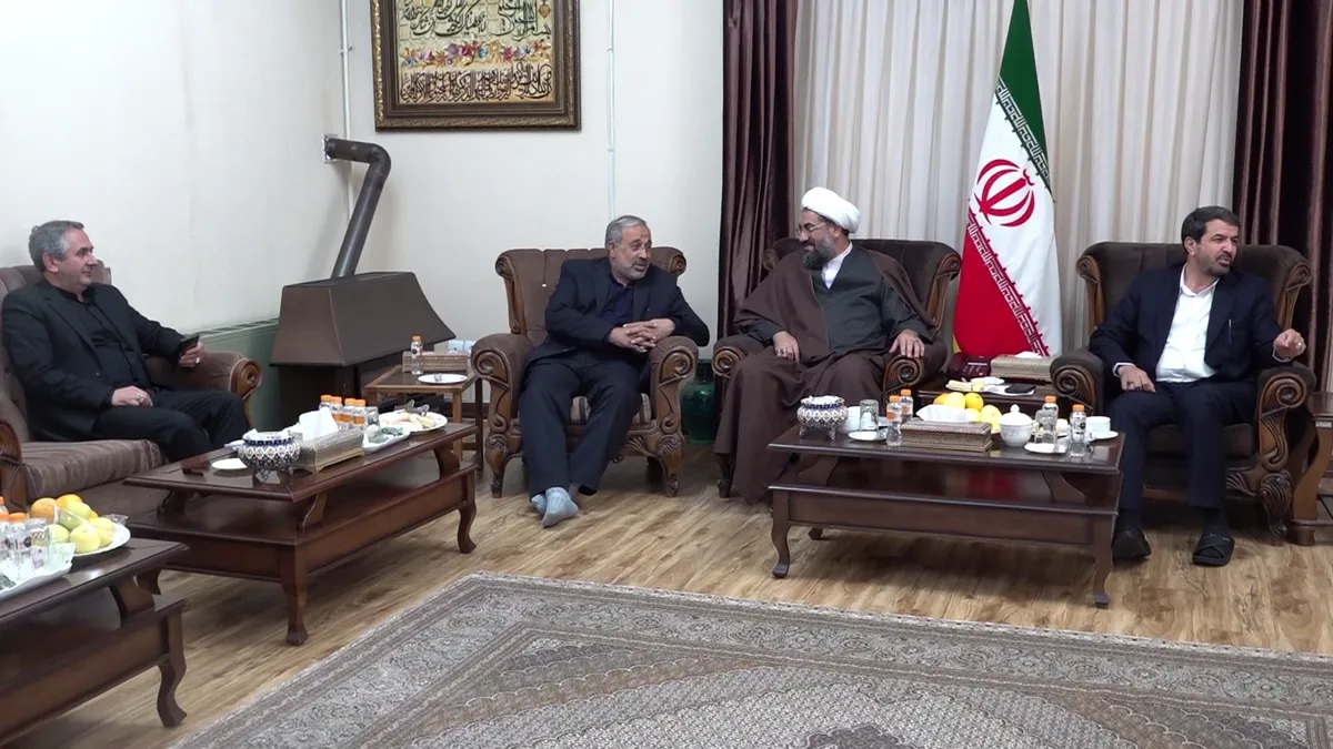 دیدار اعضای کمیسیون فرهنگی مجلس شورای اسلامی با نماینده ولی فقیه در استان و استاندار همدان