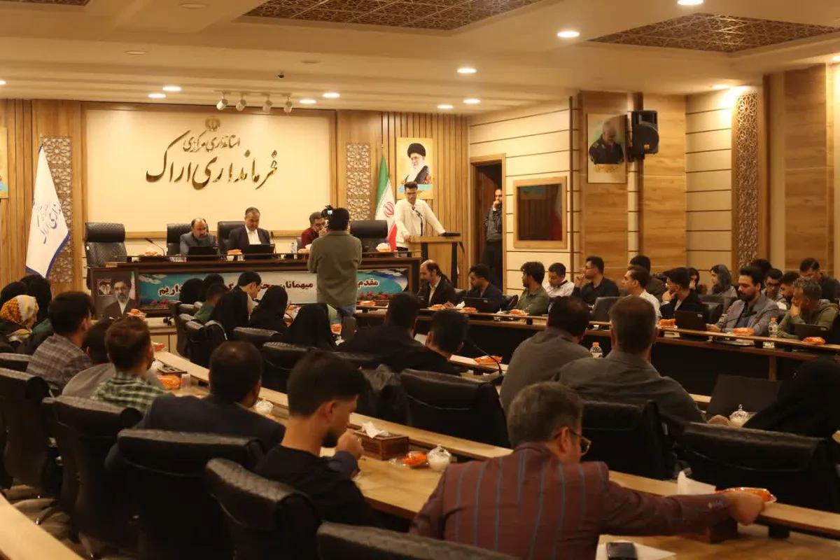تاکید بر تقویت مشارکت جوانان در حکمرانی محلی در نشست فرماندار اراک با جوانان نخبه