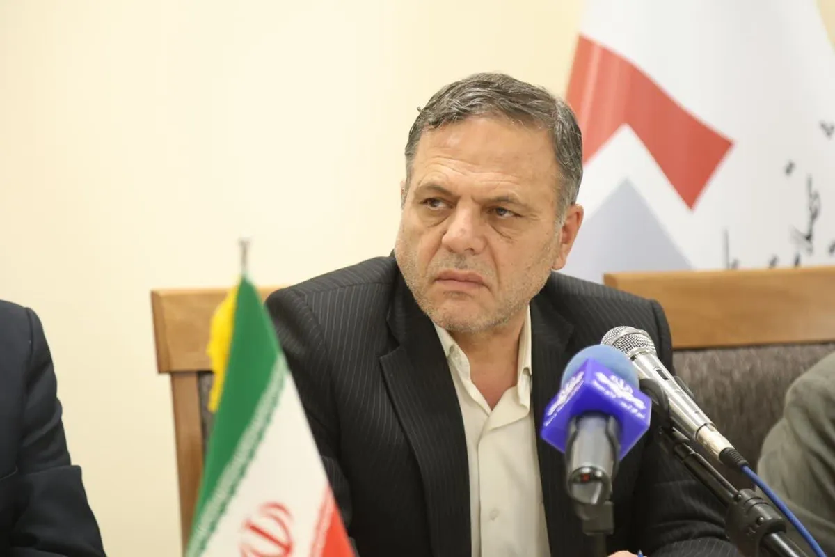 نخبگان نباید در حاشیه تصمیمگیریهای استان باشند