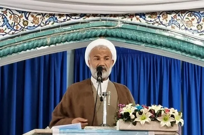 امام جمعه دشتستان: ملت ما به پشتوانه عاشورا و غدیر از تهدیدها نمیترسد