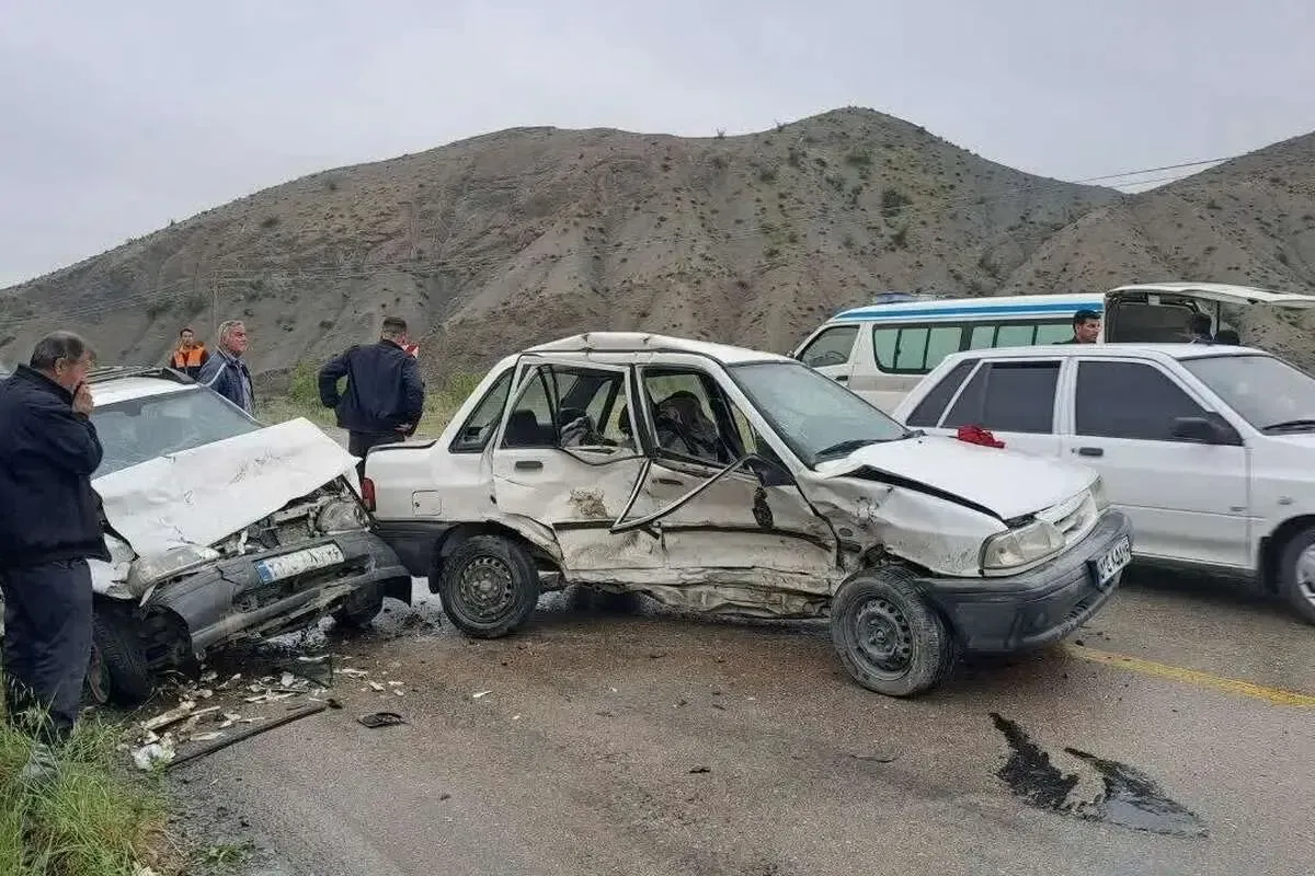 پلیس راهور تهران: در پنج ماهه اول امسال، ۳۰۵ نفر بر اثر تصادف جان باختهاند/ علت بیش از ۳۵ درصد سوانح رانندگی، عدم توجه به جلو و عدم تمرکز راننده بوده/ وضعیت تصادفات در پایتخت در مقایسه با دیگر کشورها، نسبتاً خوب است