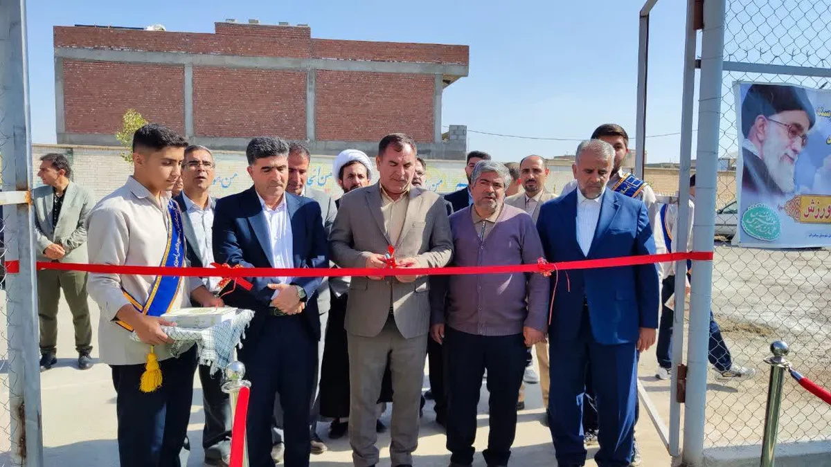 افتتاح زمین چمن مصنوعی دبیرستان شهید بهشتی میاندوآب به نام شهید ماکان نصیری