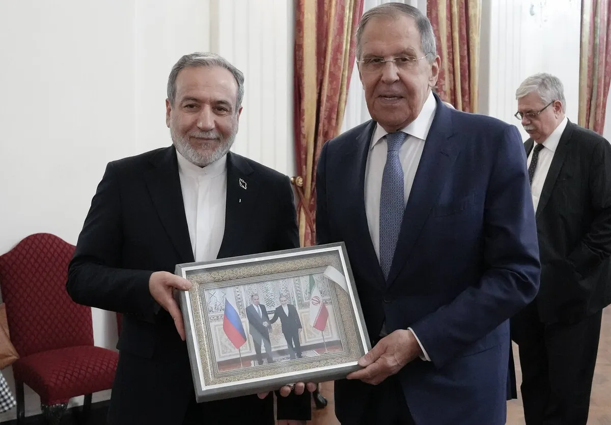 جهان منتظر آغاز جنگ است / سلطانی: تهران نباید اجازه دهد روسیه و چین از کارت ایران یک طرفه بهره ببرند / جنگ بعدی محدود به ایران نیست