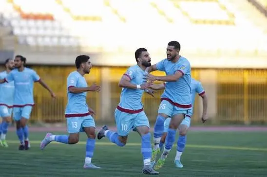 تیم فوتبال جزیره قشم صدرنشیین لیگ آزادگان شد