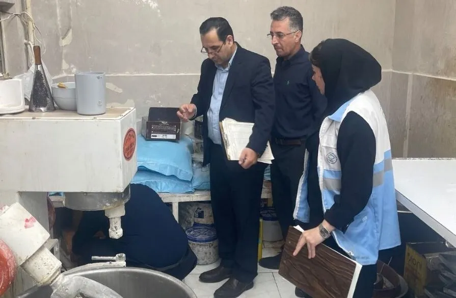 کشف بیش از ۱۰۰ کیلوگرم اقلام تاریخ‌مصرف‌گذشته در تالش
