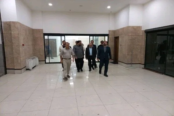 موانع تکمیل تالار مرکزی سنندج بررسی شد؛ تأکید بر تسریع در بهرهبرداری