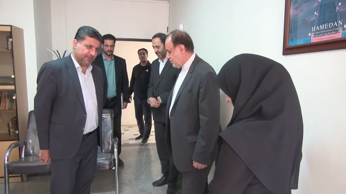 دیدار نماینده مردم همدان و فامنین در مجلس شورای اسلامی با کارکنان تربیت بدنی