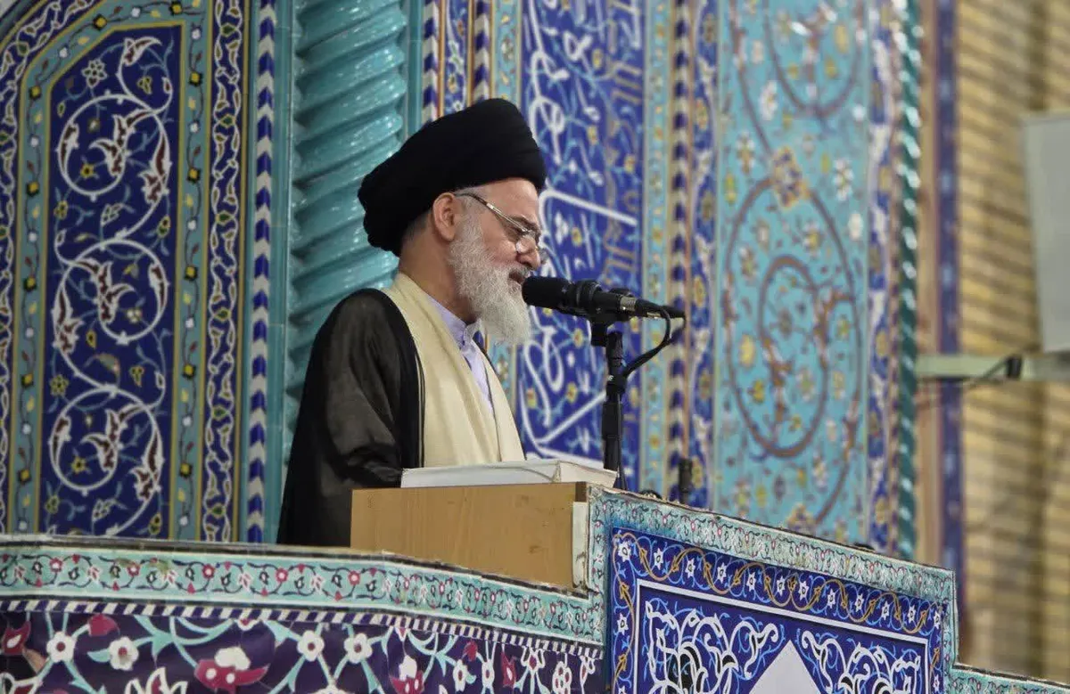 مسئولان برای رفع مشکلات معیشتی مردم تدبیر کنند