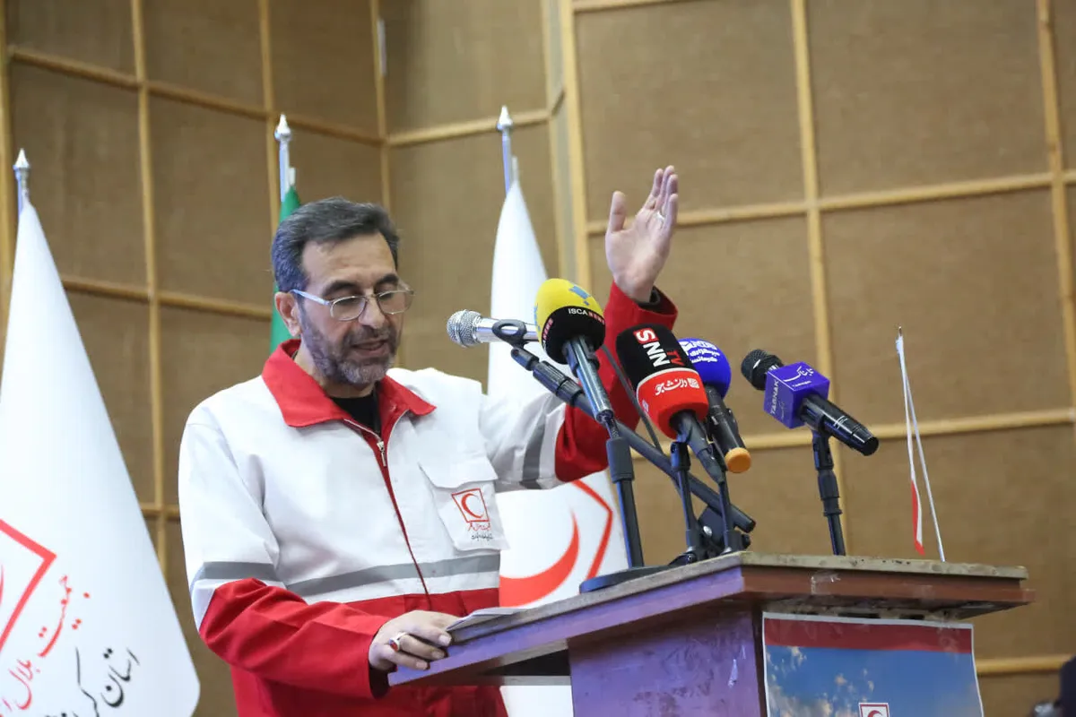نجات ۷ هزار و ۲۵۰ نفر از زیر آوار در جنگ؛ روایت رئیس هلالاحمر از عملکرد امدادگران