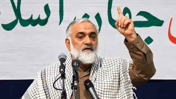 سردار نقدی، مشاور عالی فرمانده کل سپاه: نیروهای هلالاحمر اردن گفته ۲۰۰ آمریکایی در حمله ما در اردن کشته شدهاند / آمریکا اگر حمله زمینی کند آنقدر اسیر میدهد که تسلیم میشود / سفیر ایران در یکی از کشورهای مهم منطقه نقل میکرد که در اوج جنگ، سفرای کشورهای خلیج فارس در جلسات با او مصافحه میکردند و