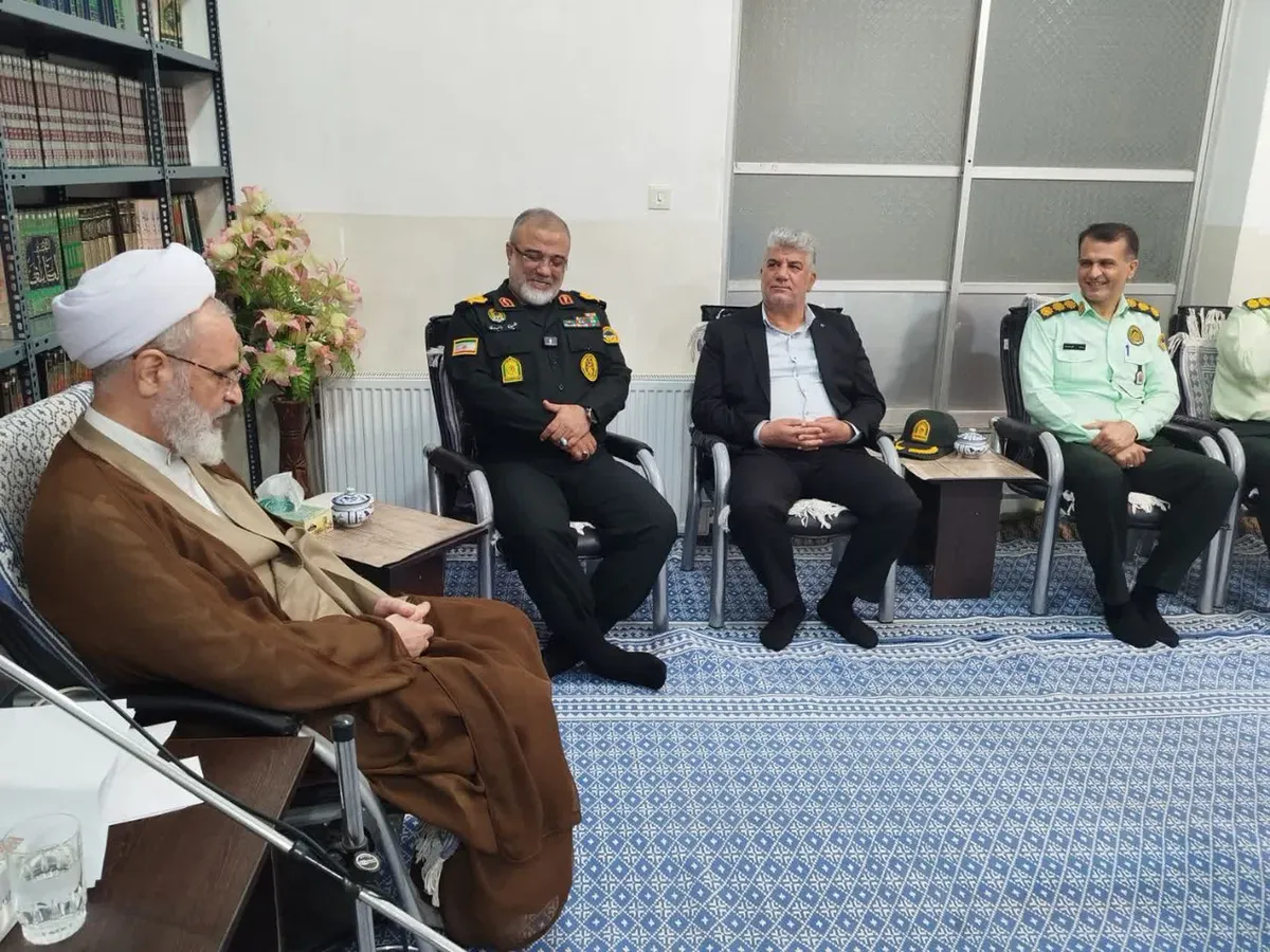 دیدار فرماندهان نیروی انتظامی با آیتالله اعرافی مدیر حوزههای علمیه کشور