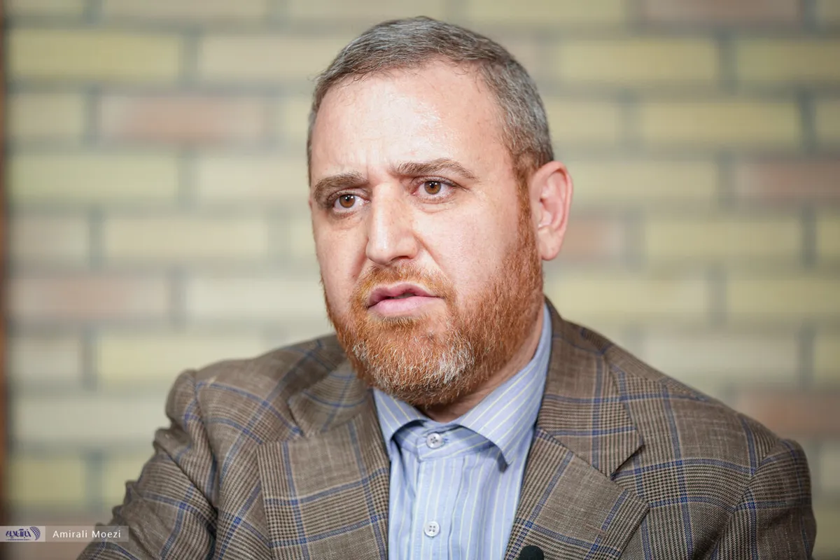 دوقطبی پزشکیان ـ زاکانی در انتخابات ۱۴۰۷؟ / زاکانی علاقهمند است که «احمدینژاد ثانی» لقب بگیرد