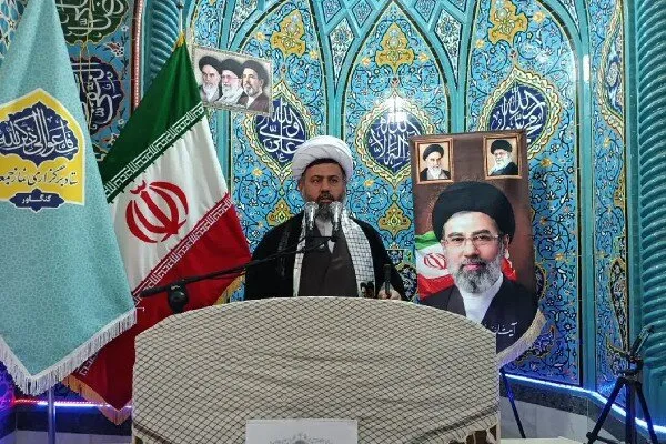 امام جمعه کنگاور: دخالت در انتصابات، مدیریت کشور را تضعیف میکند
