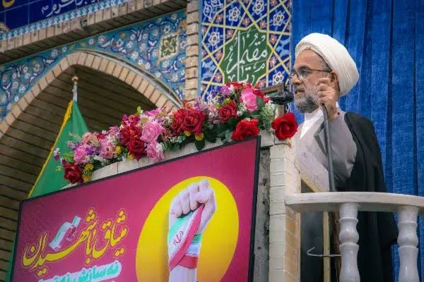 خطیب جمعه کرمان: برخی مسئولان در اجتماعات شبانه نباید غایب باشند