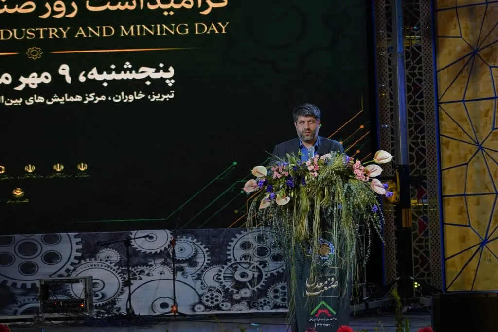 زمانیان: تداوم تولید مهمترین عامل تابآوری اقتصاد ایران است